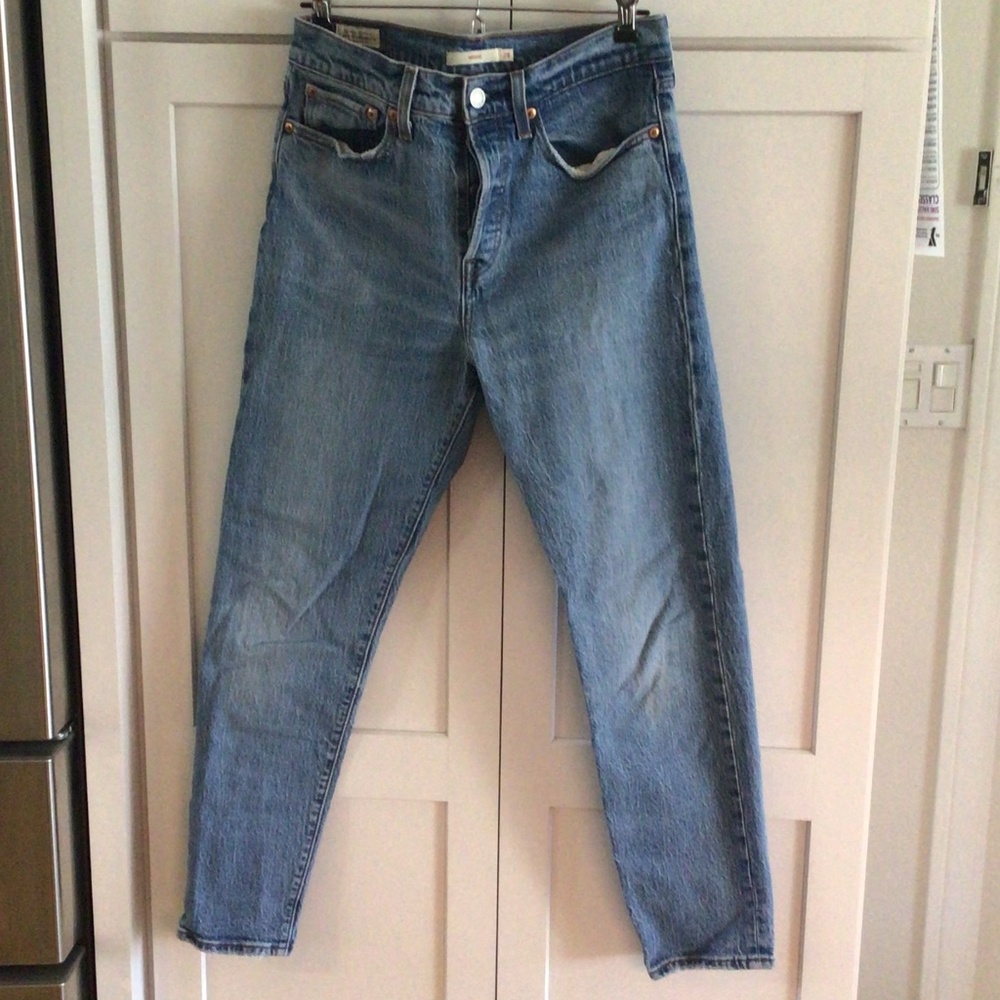 Levi’s wedgie jeans